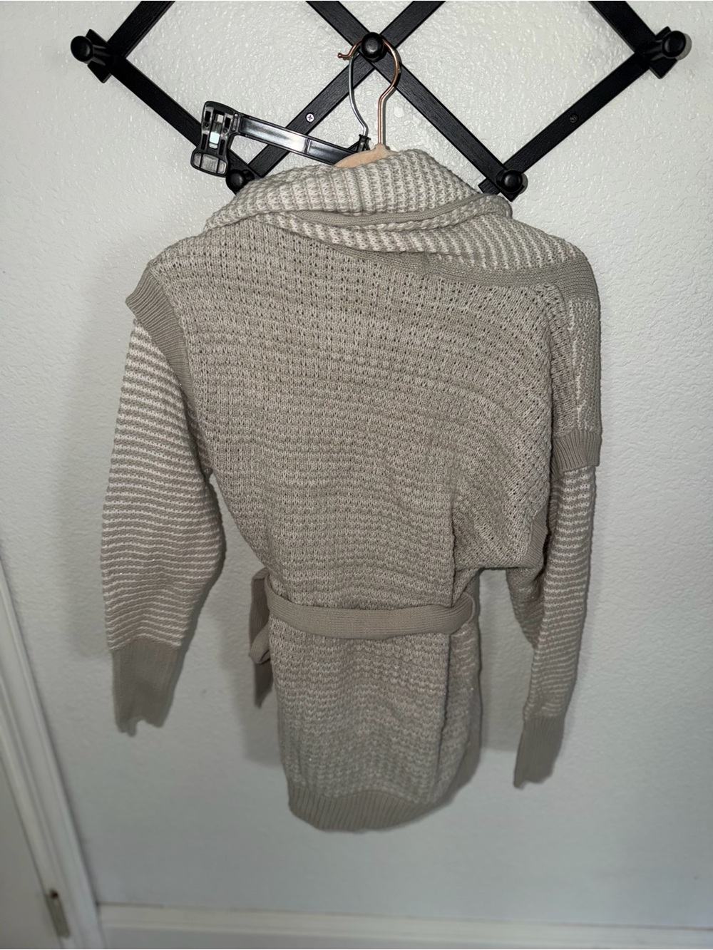 Princess Vera Wang Womens Gray Metallic Knit Belted Shawl Cardigan Sweater M - Picture 4 of 4